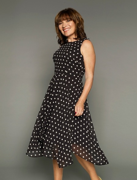 new pics: lorraine kelly reveals first fashion range for jd